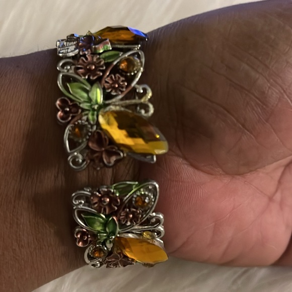 Lovely Colorful Butterfly Open Bracelet - Picture 12 of 16